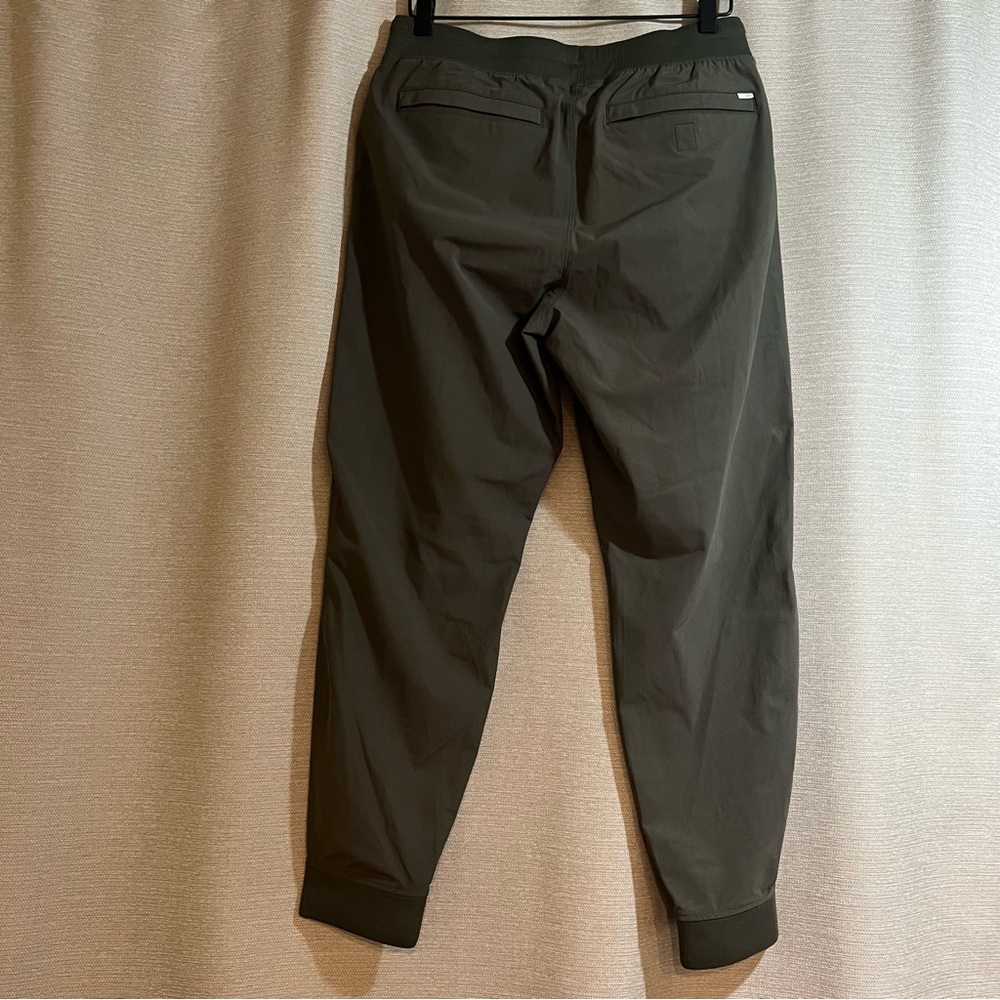 Vuori Meta Green Jogger Performance Comfort Size L - Picture 2 of 16